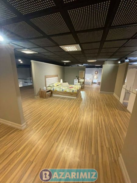 فروش مغازه 305 متری در بهترین نقطه آزادگان یک ارومیه