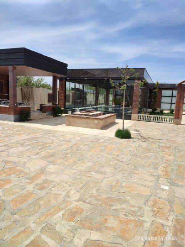 فروش ویلا باغ لوکس 930 متر در جاده امامزاده (گل پاشین ) ارومیه