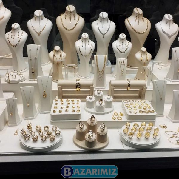 فروش مغازه زرگری 20 متر در یکی از پاساژهای خیابان استادان ارومیه