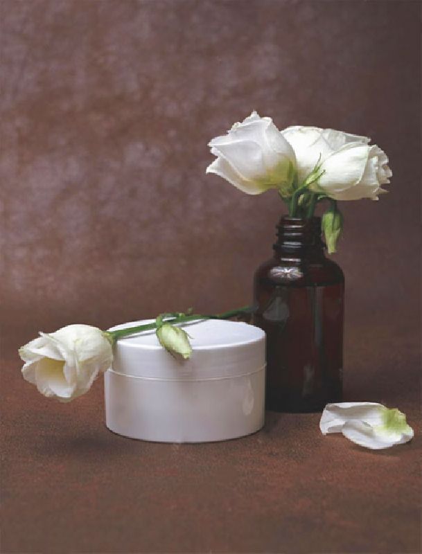 اسانس رز سفید مناسب کرم دست و صورت 5 پنج کیلویی WHITE ROSE پیرامید تجارت ارومیه