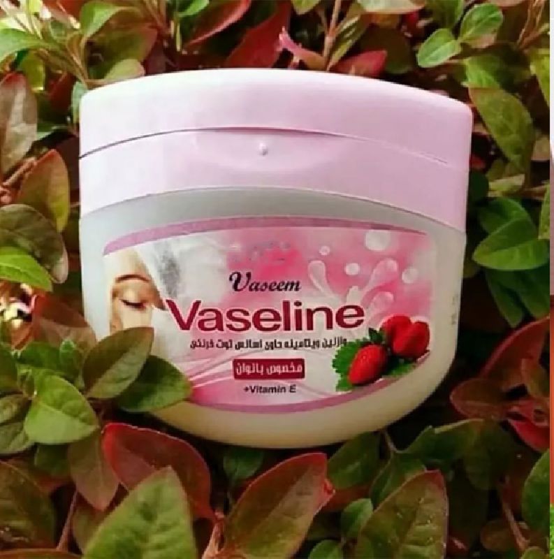 اسانس وازلین توت فرنگی شرکت پیرامید تجارت ارومیه